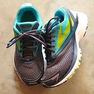 Brooks Launch 4 Blue size 6
